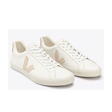 Nachhaltiger Veja Sneaker für Damen aus Leder sand