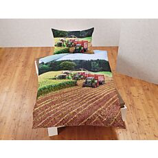 Bettwäsche roter Maishacker bei der Feldarbeit