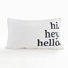 Kissenbezug mit Schriftzug „hi. hey. hello.“