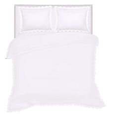 Linge de lit avec de la dentelle