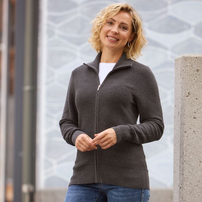 Strickjacke in Rippenstruktur von Beverly