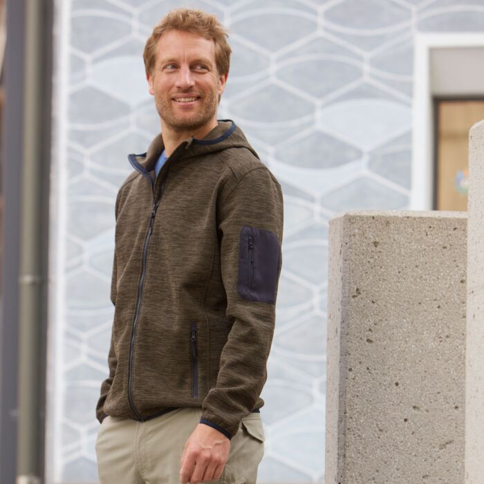 Sportive Fleece Jacke mit Kapuze