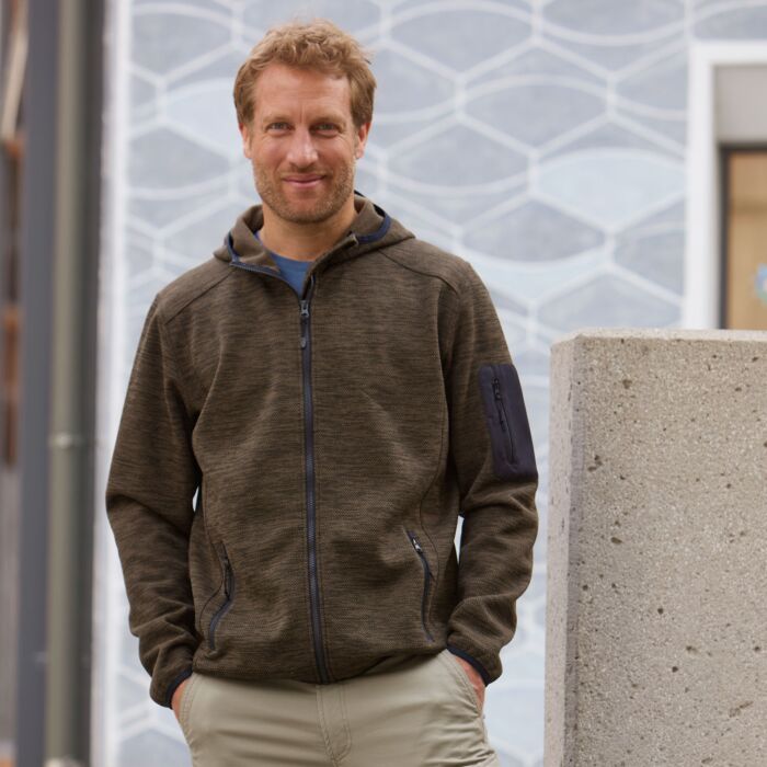Sportive Fleece Jacke mit Kapuze