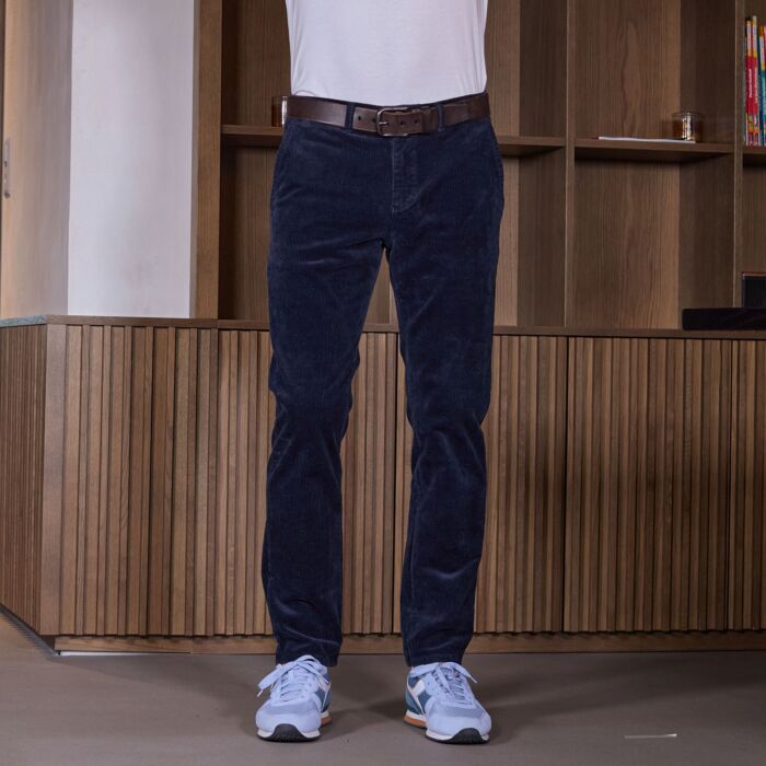 Modische Chinohose aus Breitcord