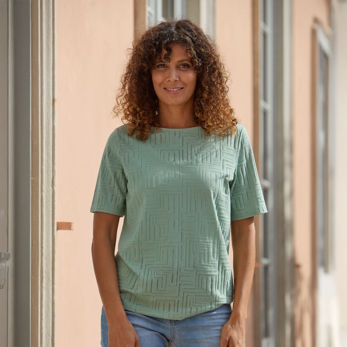 Shirt à éffet burn-out avec motif géométrique.