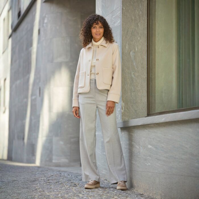 Wasserabweisende Kurzjacke mit Knopfleiste offwhite