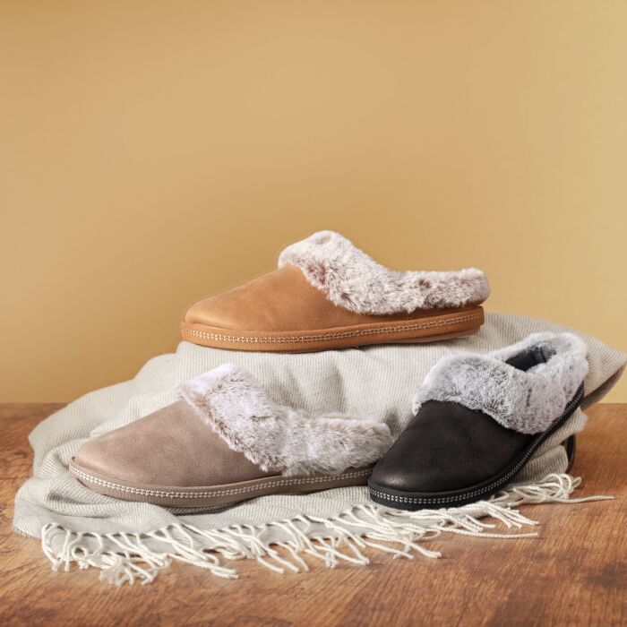 Skechers Hausschuh für Damen aus weichem Mikrofaser Textilmaterial