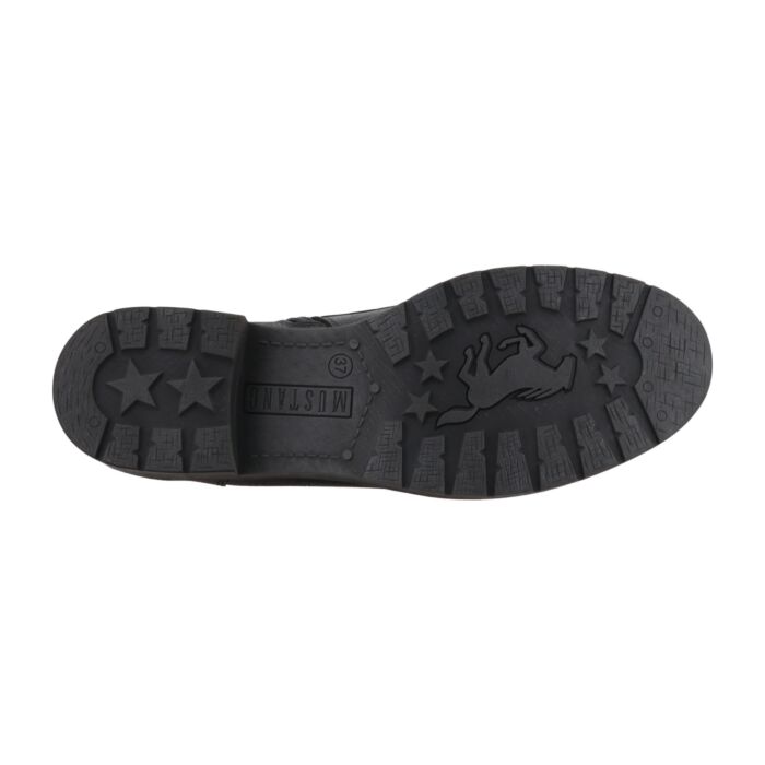 Trendige MUSTANG Schnürstiefelette aus pflegeleichtem Softmaterial