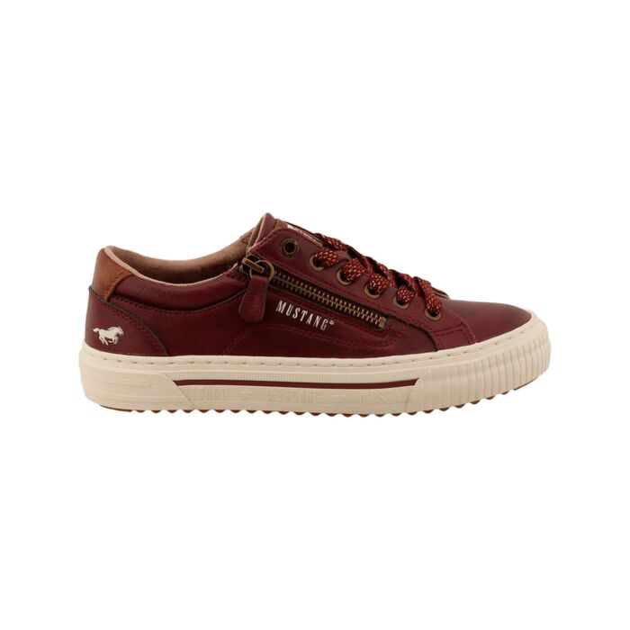 Mustang Sneaker aus weichem Softmaterial bordeaux