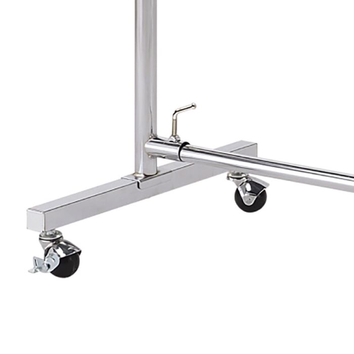 Portemanteau extensible sur roulettes