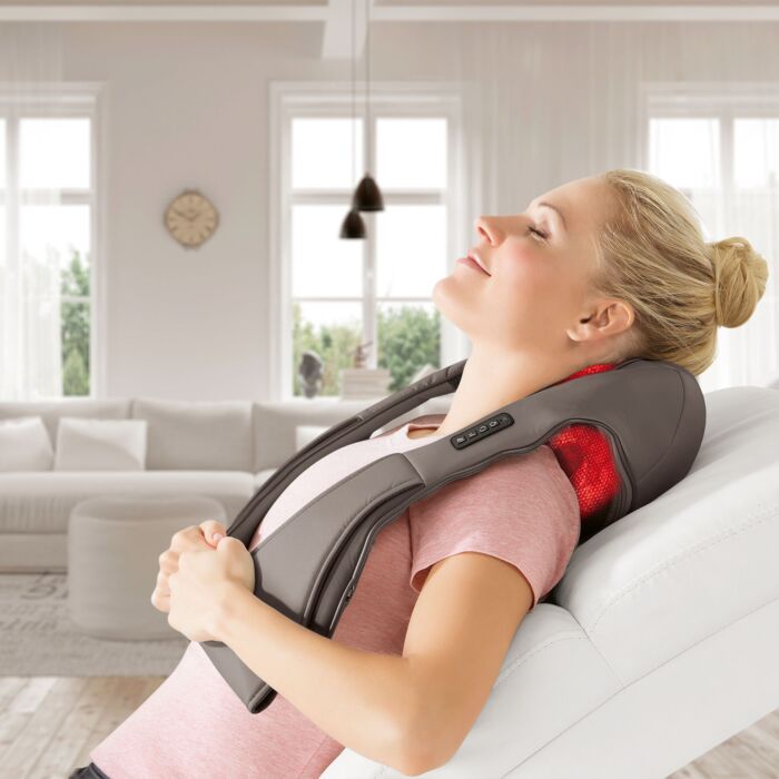 Masseur Shiatsu à accu de Vitalmaxx avec fonction chauffante main product photo