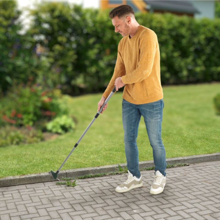 Brosse à joints avec grattoir et manche télescopique