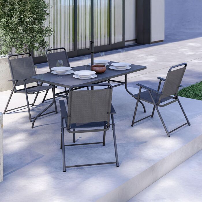 Table avec 4 chaises et parasol