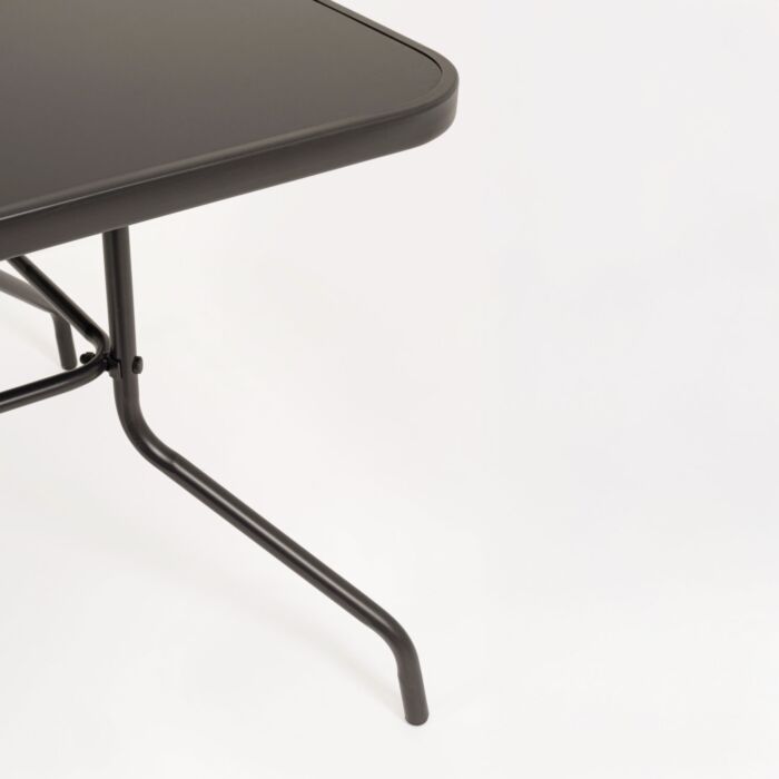 Tisch mit 6 Stühlen und Sonnenschirm