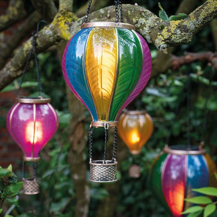 Lanterne type ballon montgolfière effet flamme à énergie solaire