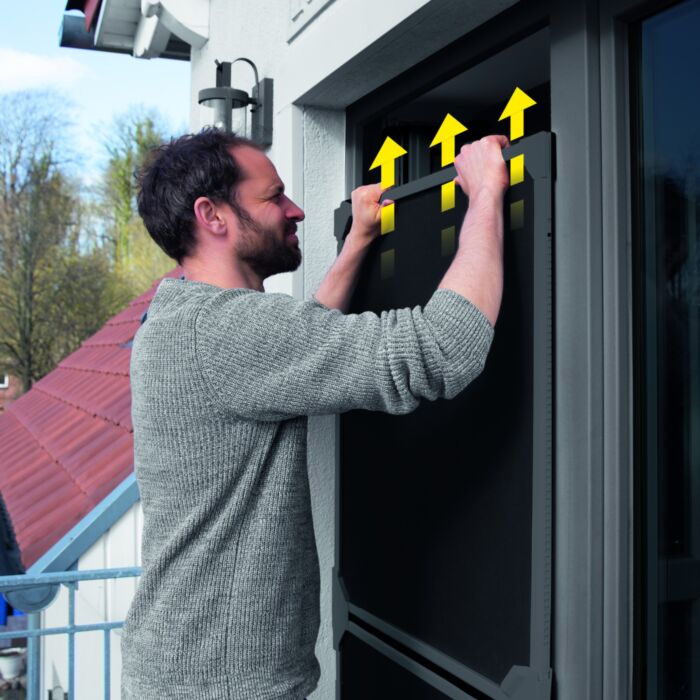 Moustiquaire télescopique pour porte battante