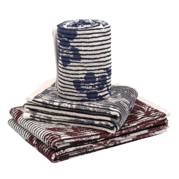 Linge éponge à rayures verticales et motifs floraux