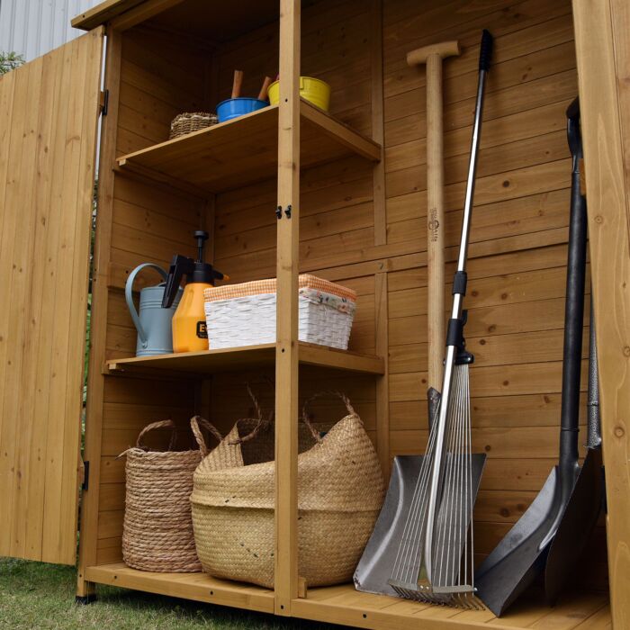 Geräteschrank aus Fichtenholz