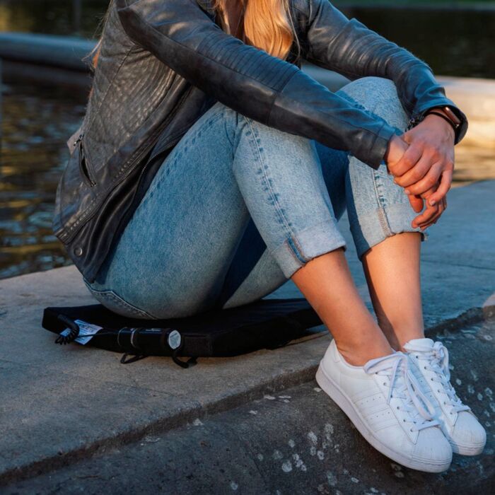 Image of Heizkissen mit Powerbank schwarz bei Lehner Versand Schweiz