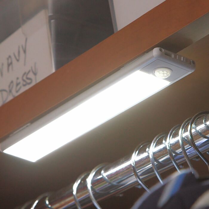 Handylux Slim Bright barre à Power-LED avec capteur de mouvement
