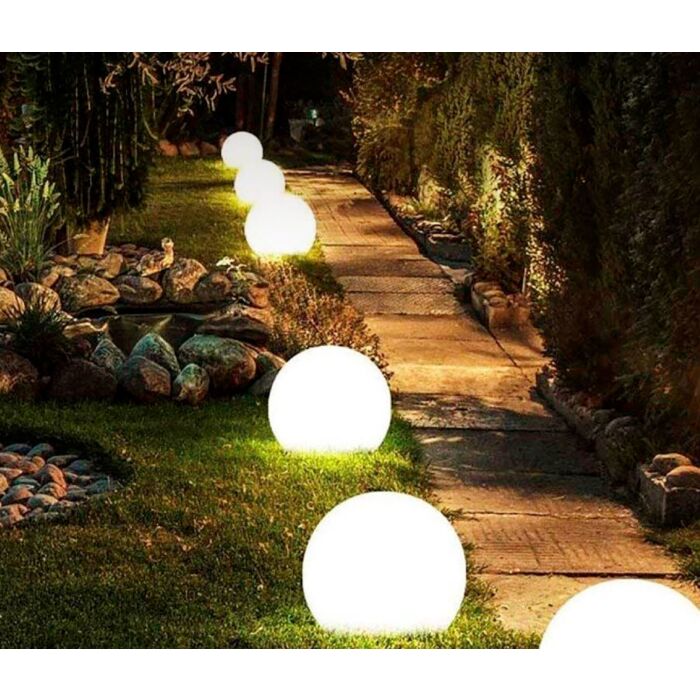 Lanterne solaire LED en forme de boule main product photo