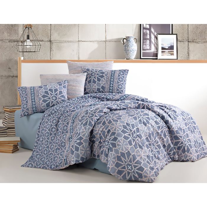 Bettwäsche mit Sternen- und Kreuzmusterung in blau main product photo