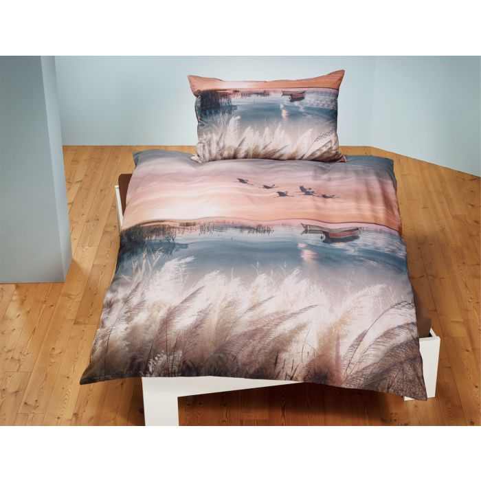 Image of em-es-te Bettwäsche mit ruhendem See und Sonnenuntergang, sand, 65x100 cm / 160x210 cm bei Lehner Versand Schweiz