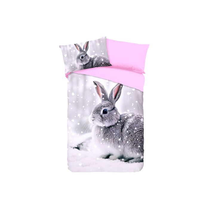 Linge de lit avec un mignon petit lapin dans la neige main product photo