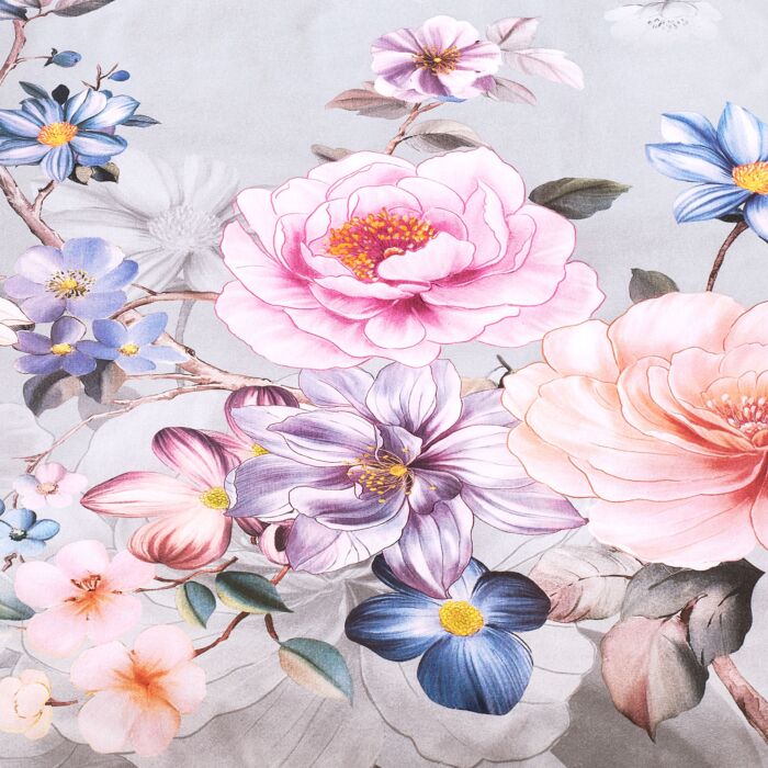 Linge de lit avec branches fleuries