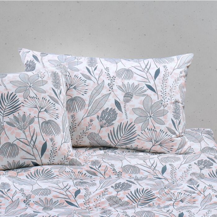 Linge de lit avec motif floral délicat