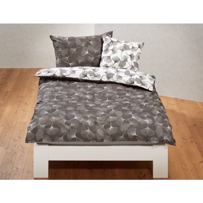 Linge de lit avec feuilles de gingko sur fond clair ⋆ Lehner Versand