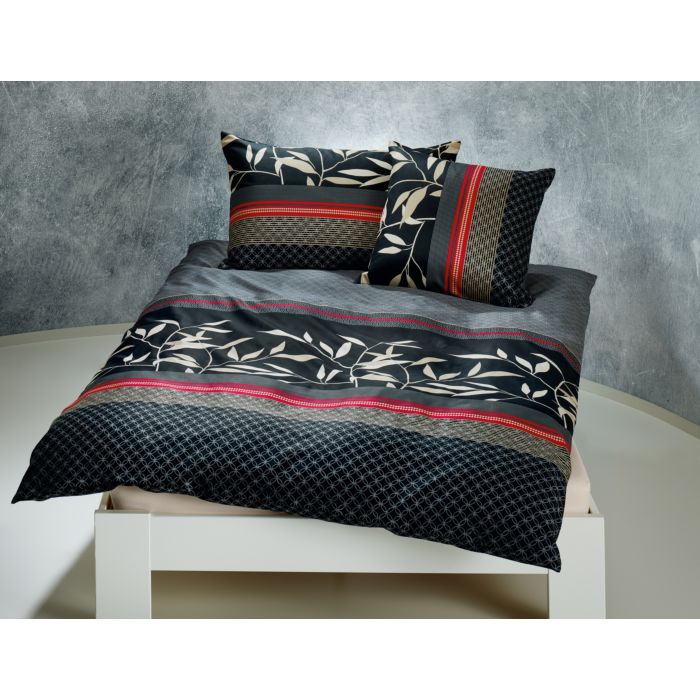 Image of Bettwäsche Blätter auf schwarzem Untergrund mit Streifen, mehrfarbig, 65x65 cm bei Lehner Versand Schweiz